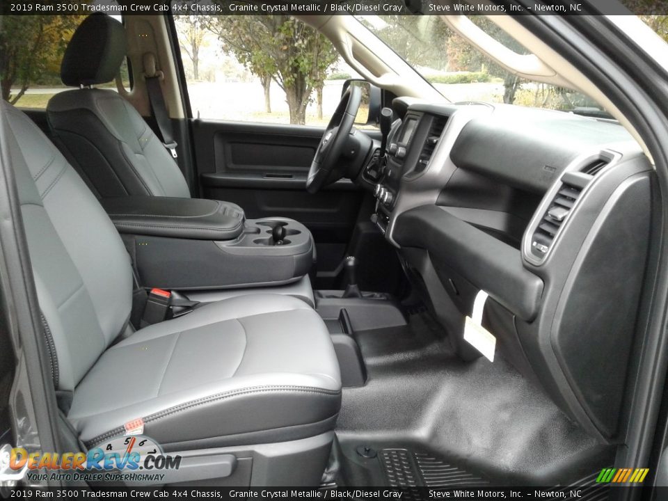 2019 Ram 3500 Tradesman Crew Cab 4x4 Chassis Granite Crystal Metallic / Black/Diesel Gray Photo #13