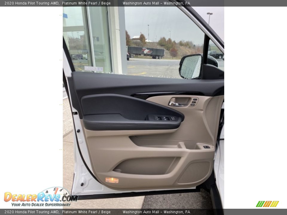 2020 Honda Pilot Touring AWD Platinum White Pearl / Beige Photo #10