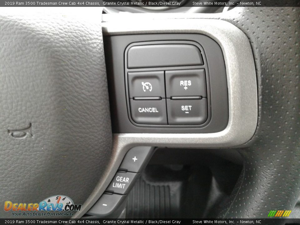 2019 Ram 3500 Tradesman Crew Cab 4x4 Chassis Granite Crystal Metallic / Black/Diesel Gray Photo #15