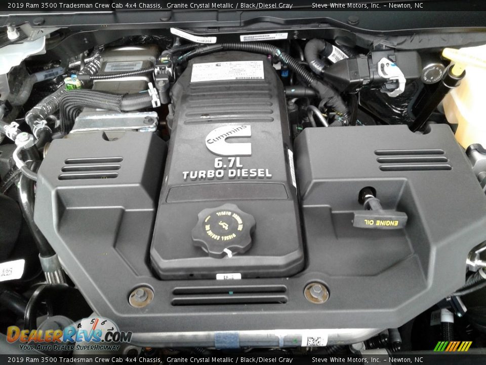 2019 Ram 3500 Tradesman Crew Cab 4x4 Chassis Granite Crystal Metallic / Black/Diesel Gray Photo #24