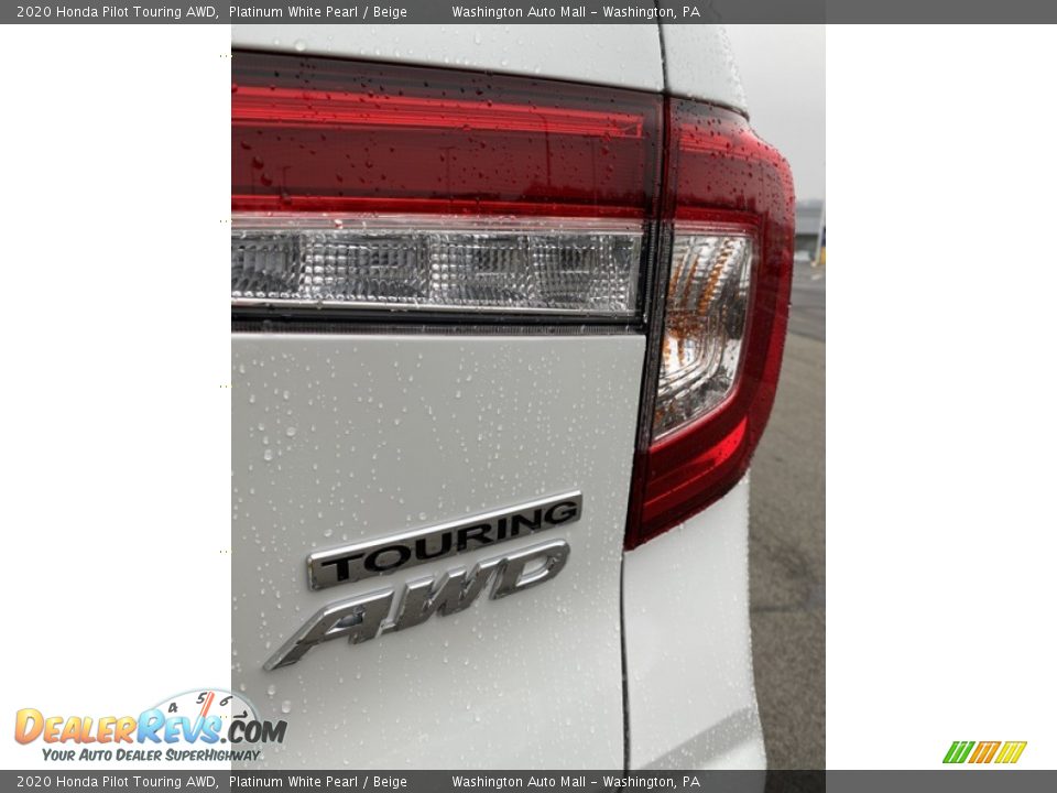 2020 Honda Pilot Touring AWD Platinum White Pearl / Beige Photo #26