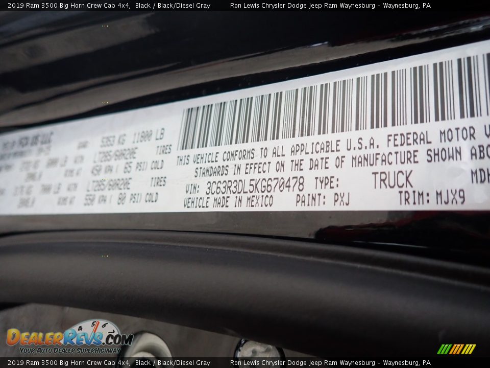 2019 Ram 3500 Big Horn Crew Cab 4x4 Black / Black/Diesel Gray Photo #16