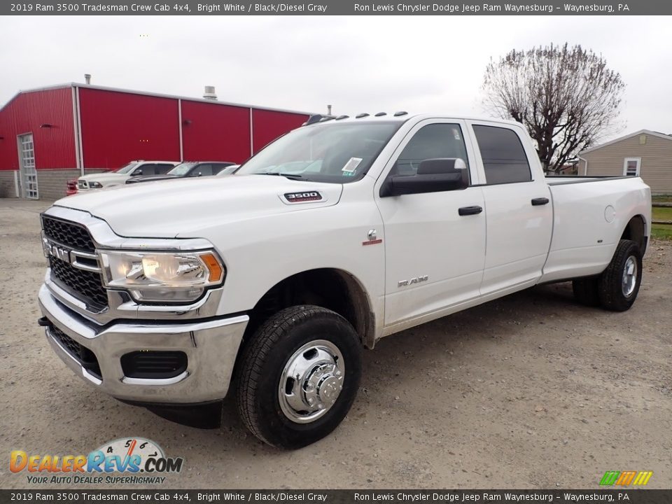 Front 3/4 View of 2019 Ram 3500 Tradesman Crew Cab 4x4 Photo #1