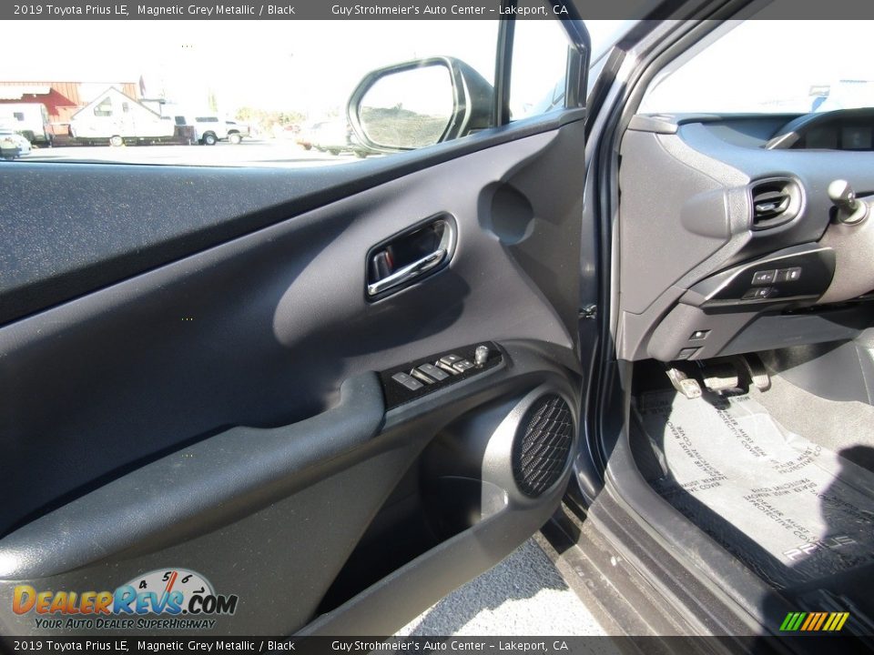 2019 Toyota Prius LE Magnetic Grey Metallic / Black Photo #10