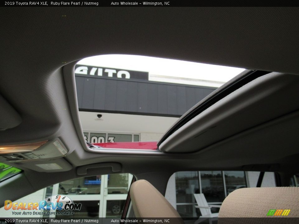 2019 Toyota RAV4 XLE Ruby Flare Pearl / Nutmeg Photo #14