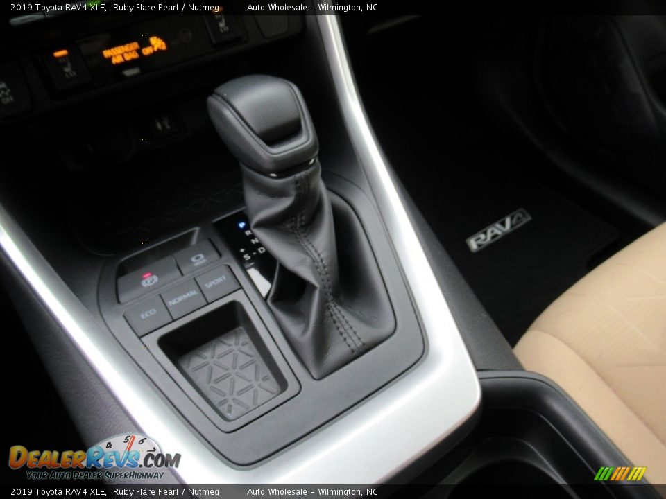 2019 Toyota RAV4 XLE Ruby Flare Pearl / Nutmeg Photo #19