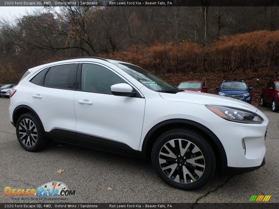 Front 3/4 View of 2020 Ford Escape SEL 4WD Photo #9
