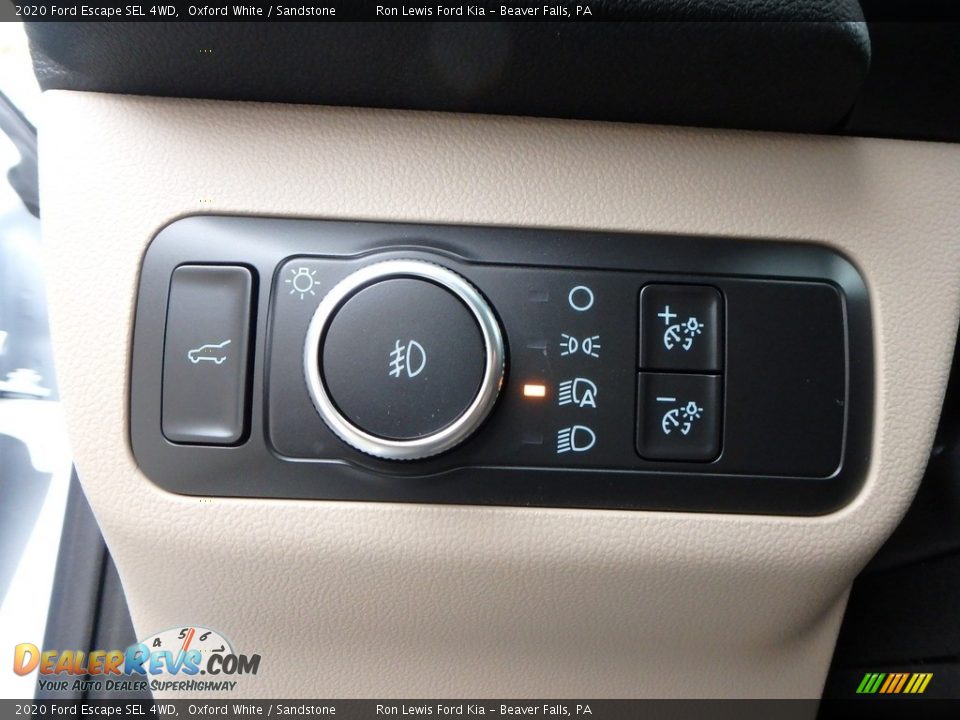 Controls of 2020 Ford Escape SEL 4WD Photo #20