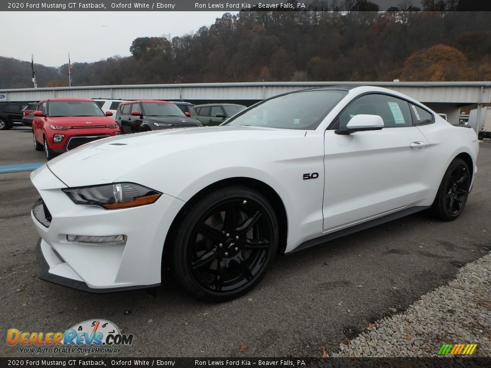 Front 3/4 View of 2020 Ford Mustang GT Fastback Photo #6