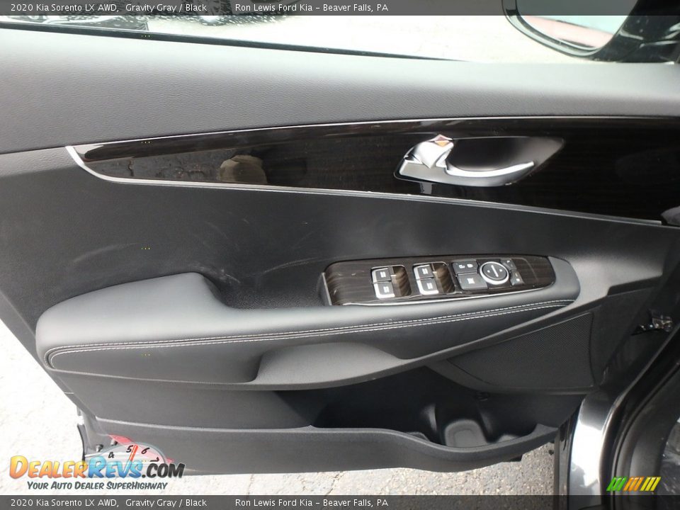 Door Panel of 2020 Kia Sorento LX AWD Photo #17