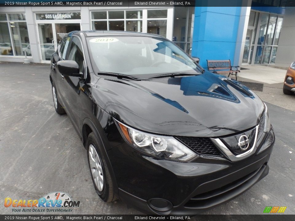 2019 Nissan Rogue Sport S AWD Magnetic Black Pearl / Charcoal Photo #1