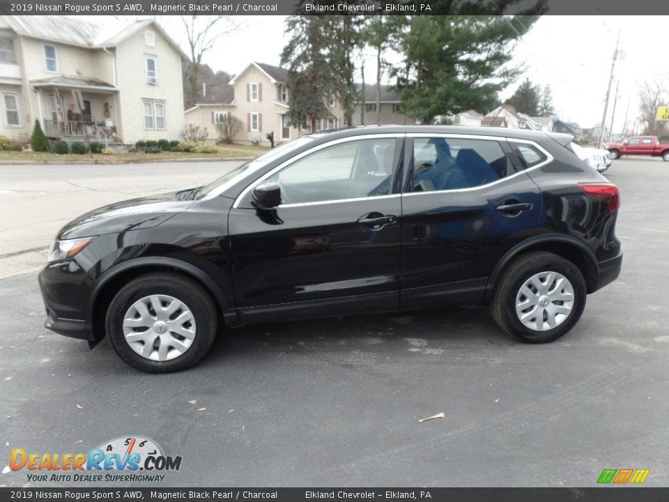 2019 Nissan Rogue Sport S AWD Magnetic Black Pearl / Charcoal Photo #4