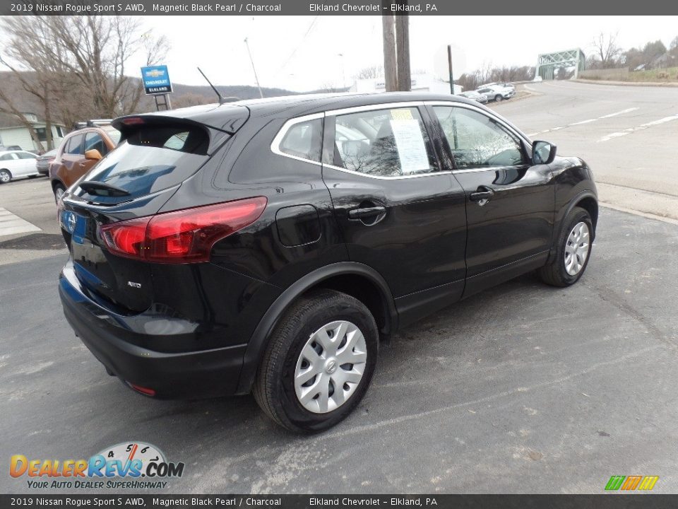 2019 Nissan Rogue Sport S AWD Magnetic Black Pearl / Charcoal Photo #8