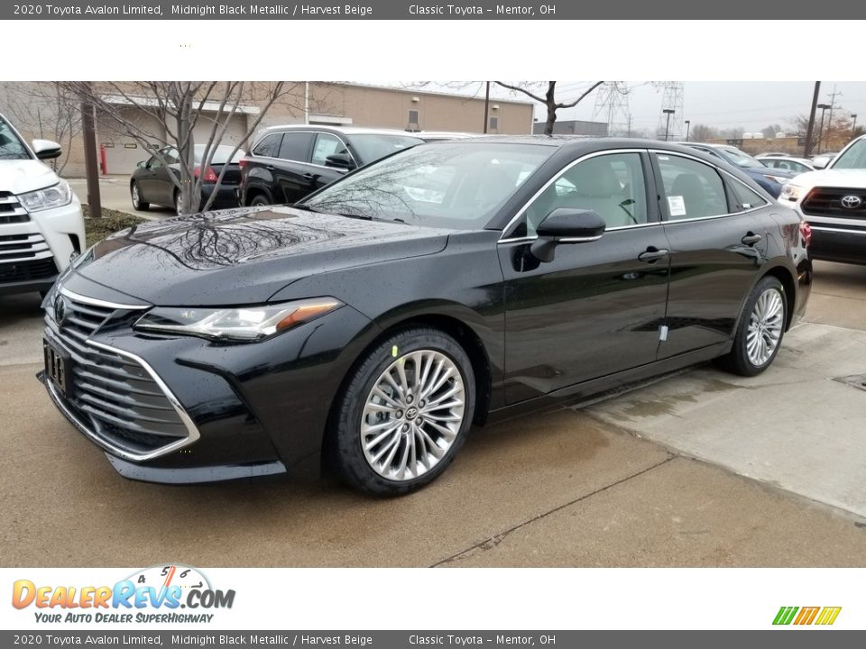 Front 3/4 View of 2020 Toyota Avalon Limited Photo #1