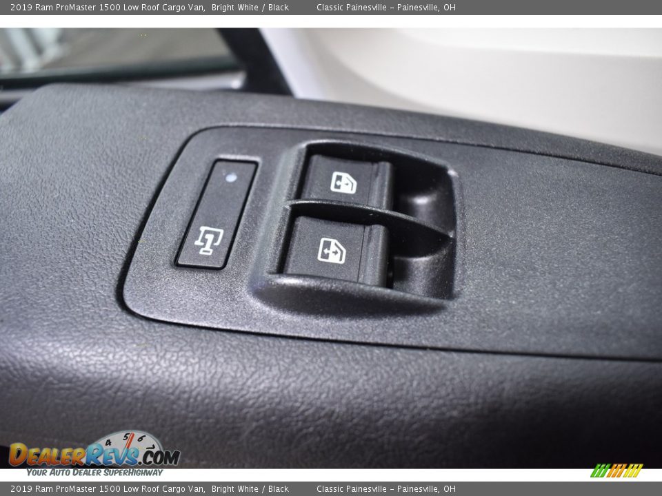 2019 Ram ProMaster 1500 Low Roof Cargo Van Bright White / Black Photo #9