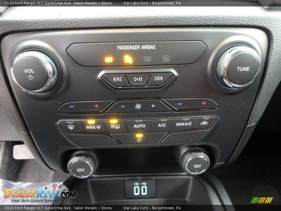 Controls of 2019 Ford Ranger XLT SuperCrew 4x4 Photo #19