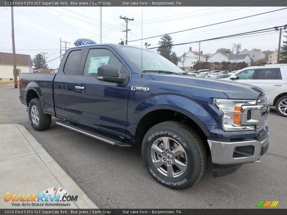 Front 3/4 View of 2019 Ford F150 XLT SuperCab 4x4 Photo #3