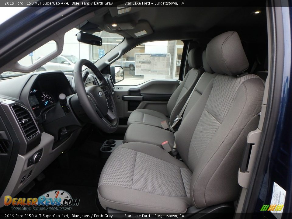 Front Seat of 2019 Ford F150 XLT SuperCab 4x4 Photo #13