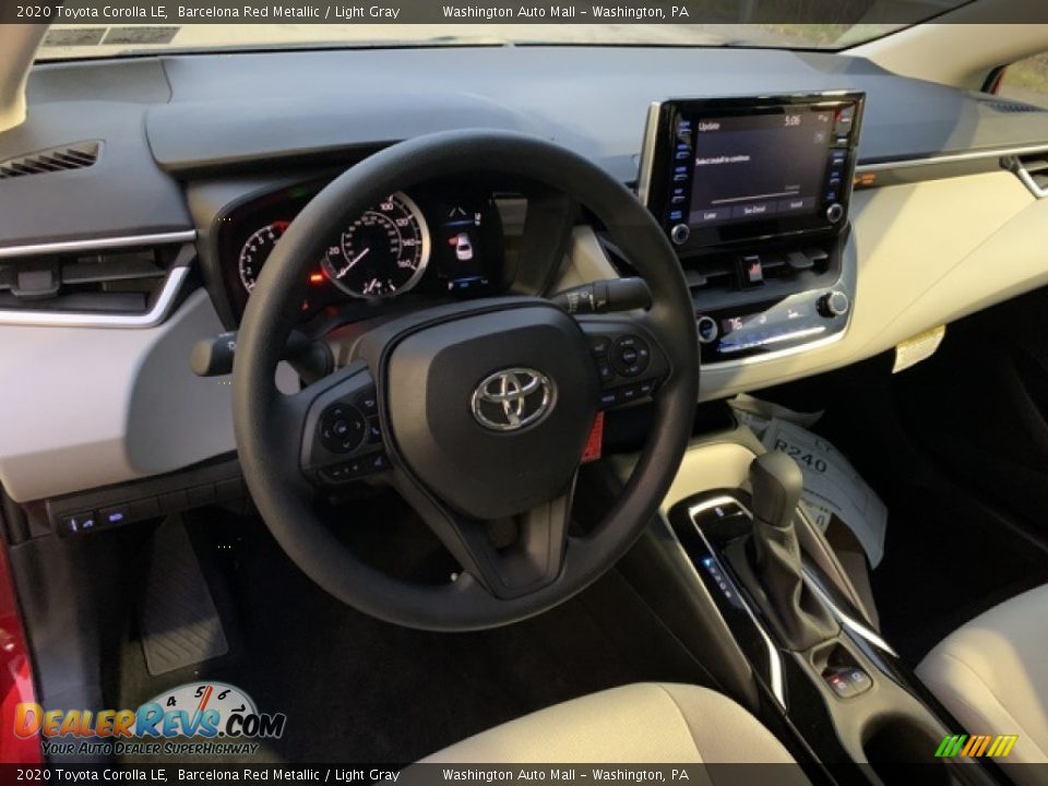 2020 Toyota Corolla LE Barcelona Red Metallic / Light Gray Photo #5