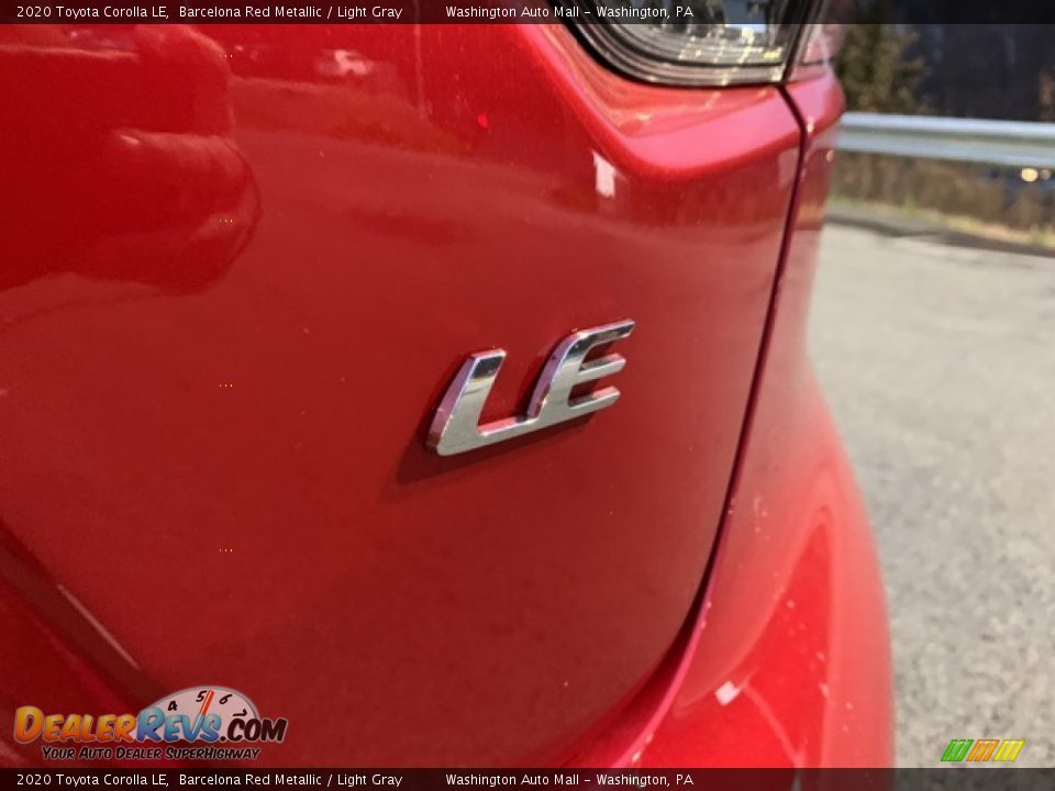 2020 Toyota Corolla LE Barcelona Red Metallic / Light Gray Photo #10