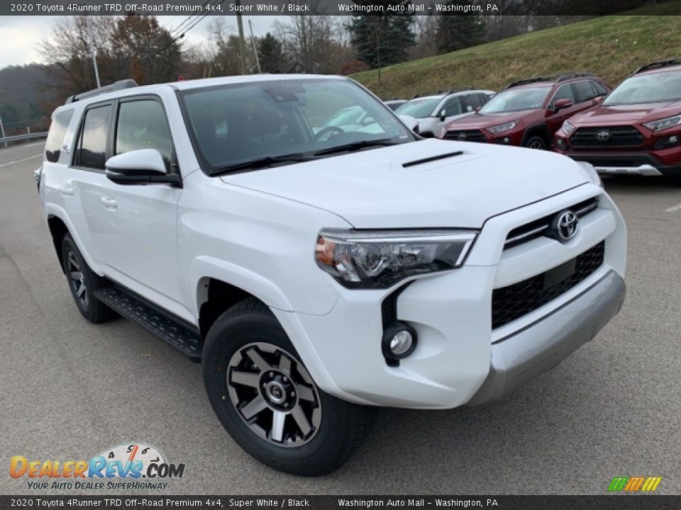 Front 3/4 View of 2020 Toyota 4Runner TRD Off-Road Premium 4x4 Photo #1