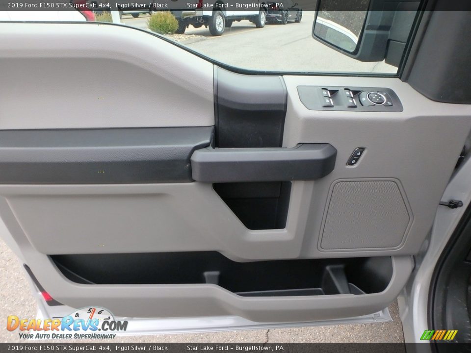Door Panel of 2019 Ford F150 STX SuperCab 4x4 Photo #15