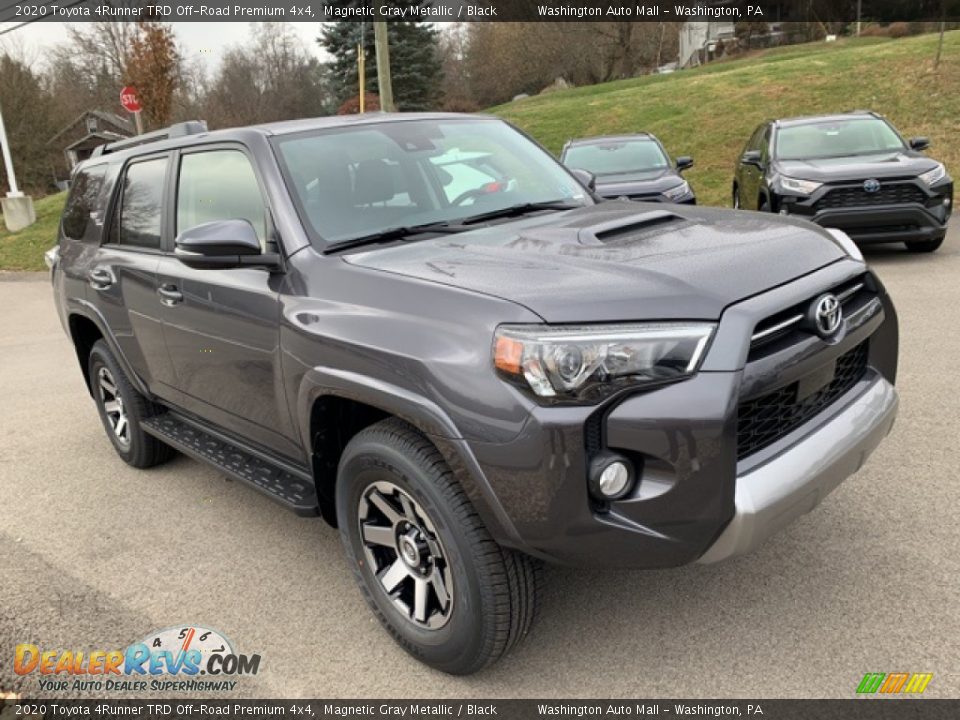 Front 3/4 View of 2020 Toyota 4Runner TRD Off-Road Premium 4x4 Photo #1