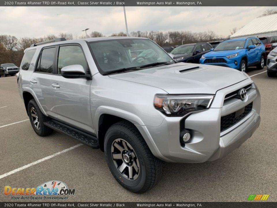 Front 3/4 View of 2020 Toyota 4Runner TRD Off-Road 4x4 Photo #1