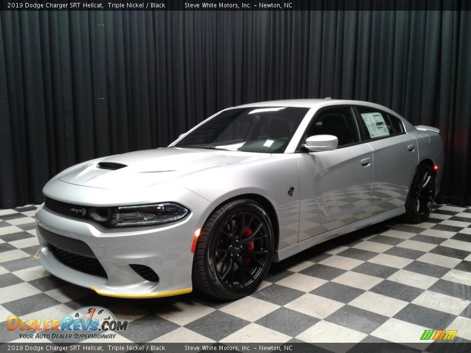 Front 3/4 View of 2019 Dodge Charger SRT Hellcat Photo #2
