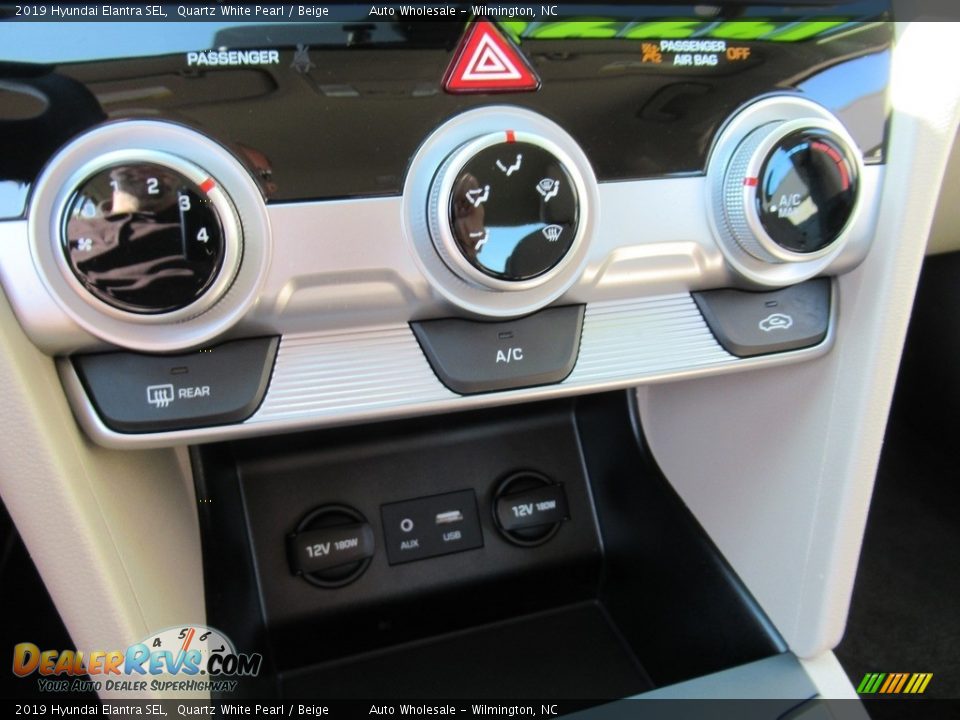 2019 Hyundai Elantra SEL Quartz White Pearl / Beige Photo #17