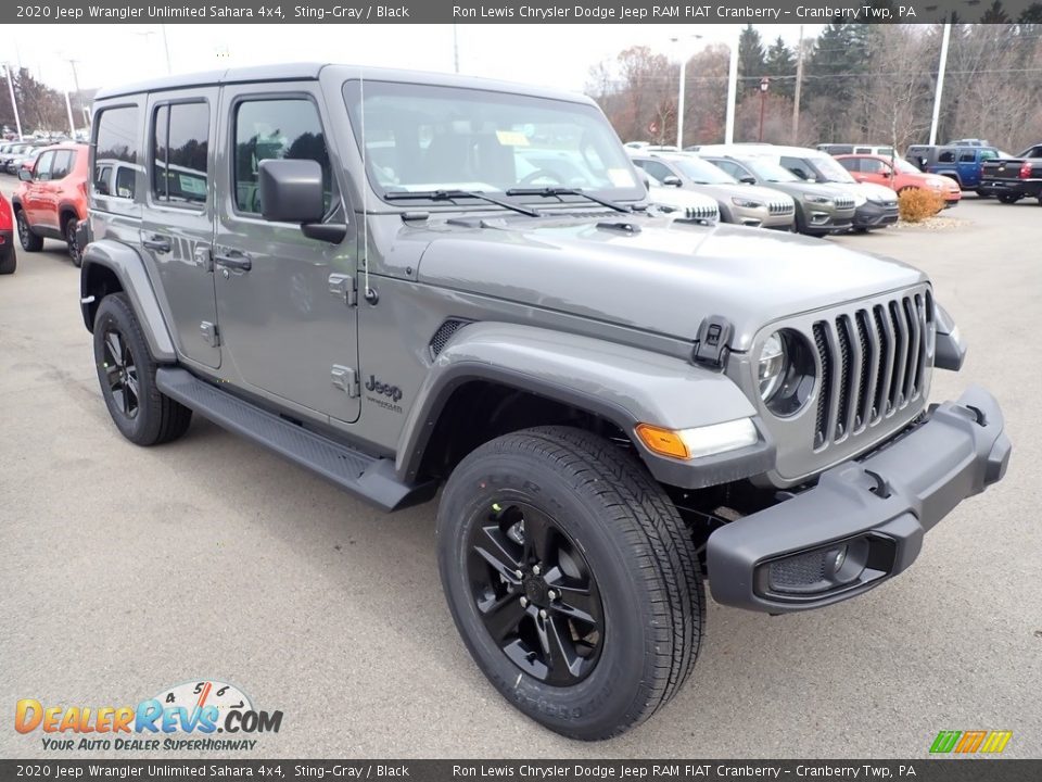 Front 3/4 View of 2020 Jeep Wrangler Unlimited Sahara 4x4 Photo #7