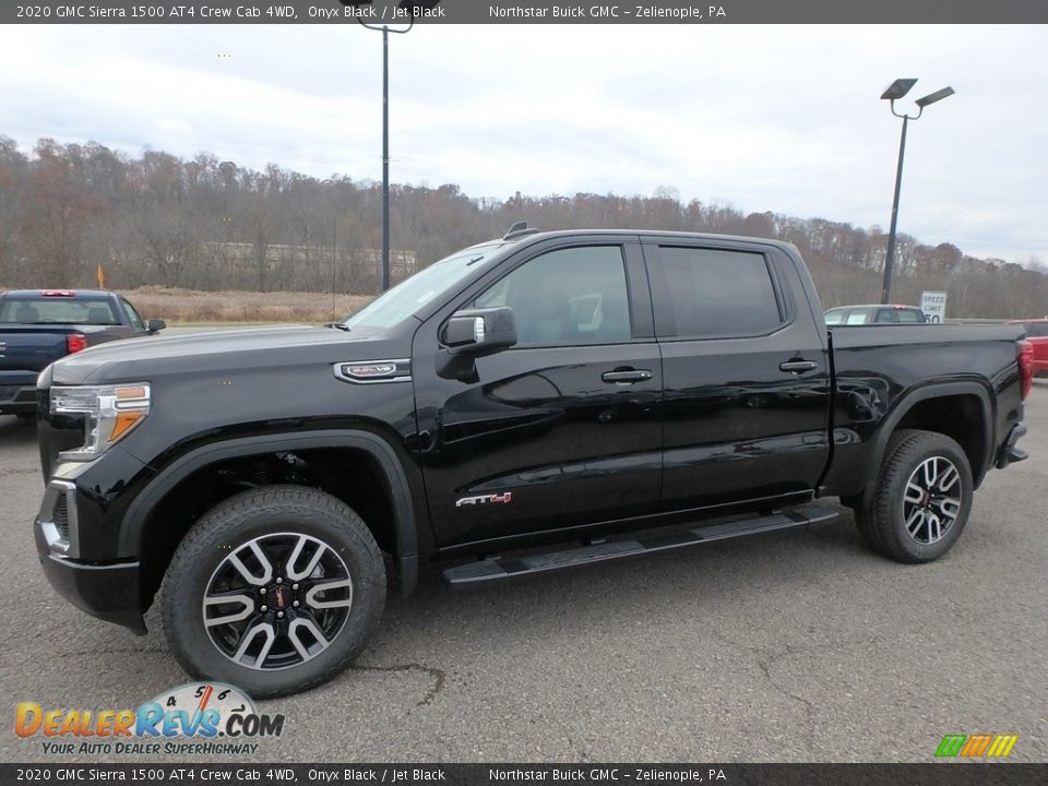 Front 3/4 View of 2020 GMC Sierra 1500 AT4 Crew Cab 4WD Photo #1