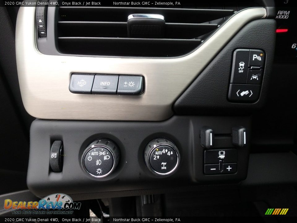 Controls of 2020 GMC Yukon Denali 4WD Photo #11