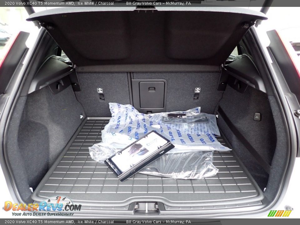 2020 Volvo XC40 T5 Momentum AWD Ice White / Charcoal Photo #3