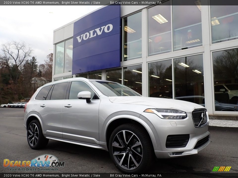 Front 3/4 View of 2020 Volvo XC90 T6 AWD Momentum Photo #1