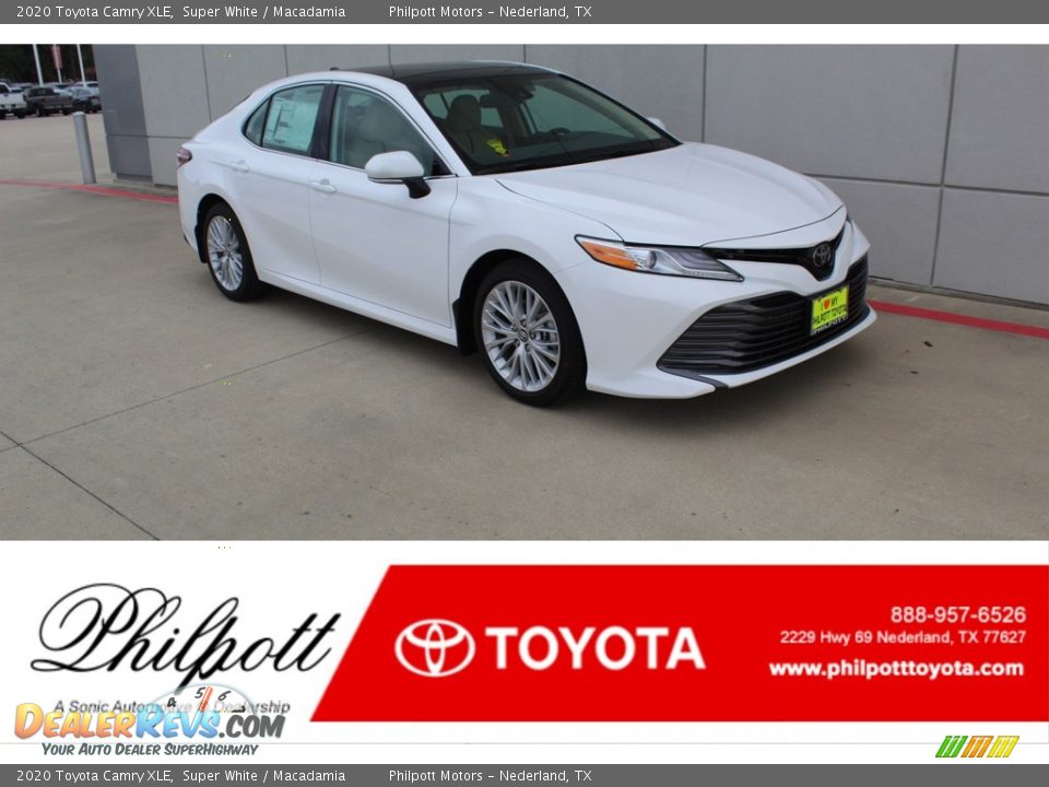 2020 Toyota Camry XLE Super White / Macadamia Photo #1