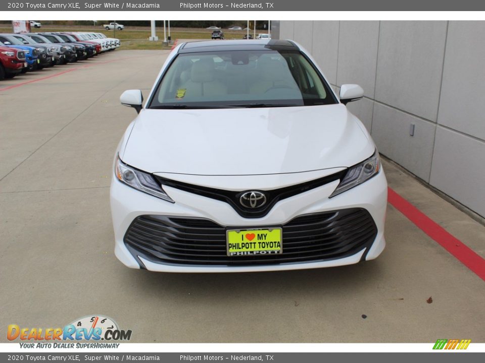 2020 Toyota Camry XLE Super White / Macadamia Photo #3