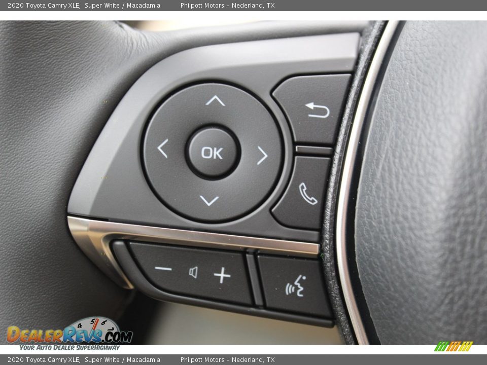 2020 Toyota Camry XLE Super White / Macadamia Photo #12