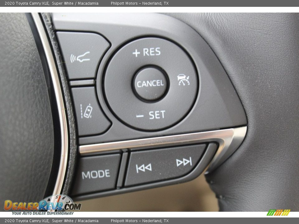 2020 Toyota Camry XLE Super White / Macadamia Photo #13