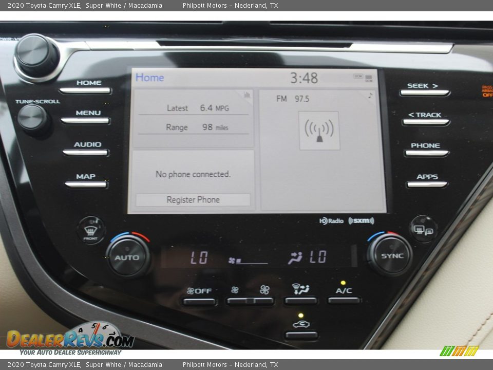 2020 Toyota Camry XLE Super White / Macadamia Photo #16
