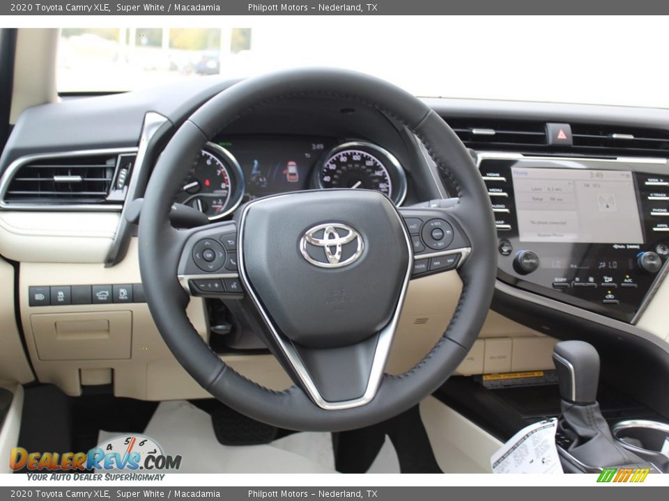 2020 Toyota Camry XLE Super White / Macadamia Photo #21