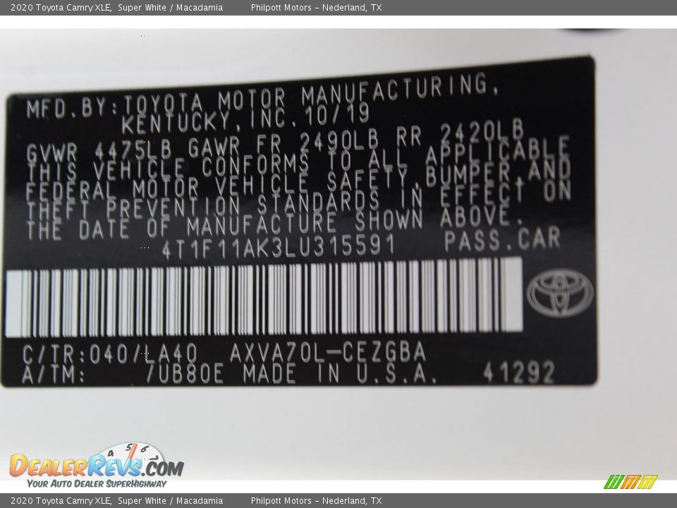 2020 Toyota Camry XLE Super White / Macadamia Photo #25