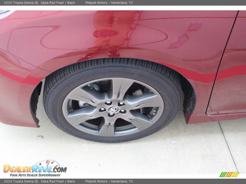 2020 Toyota Sienna SE Salsa Red Pearl / Black Photo #5
