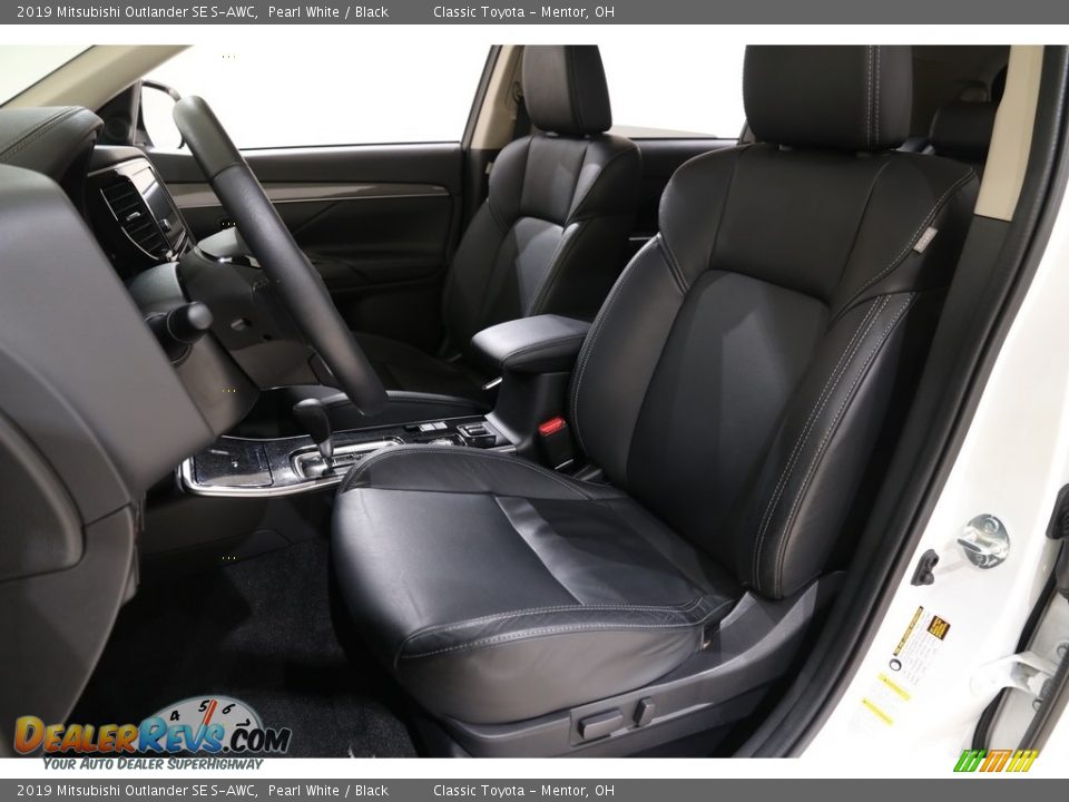 Front Seat of 2019 Mitsubishi Outlander SE S-AWC Photo #5