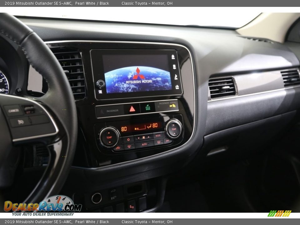 Controls of 2019 Mitsubishi Outlander SE S-AWC Photo #9