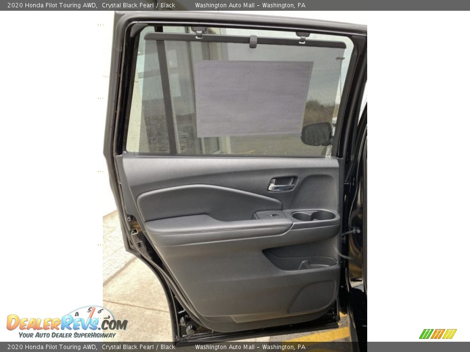 2020 Honda Pilot Touring AWD Crystal Black Pearl / Black Photo #16