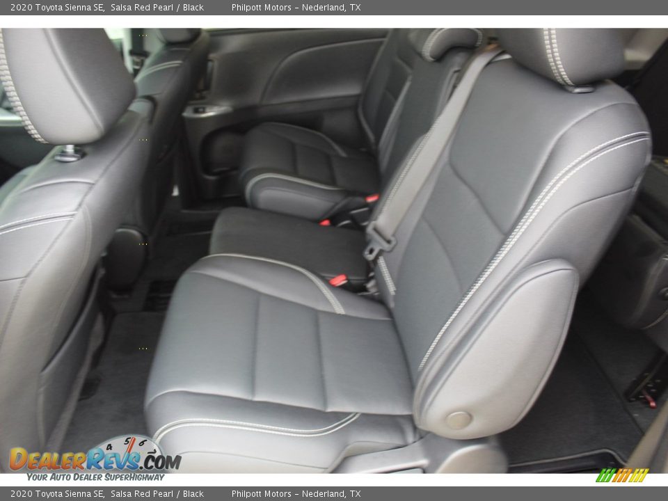 2020 Toyota Sienna SE Salsa Red Pearl / Black Photo #19