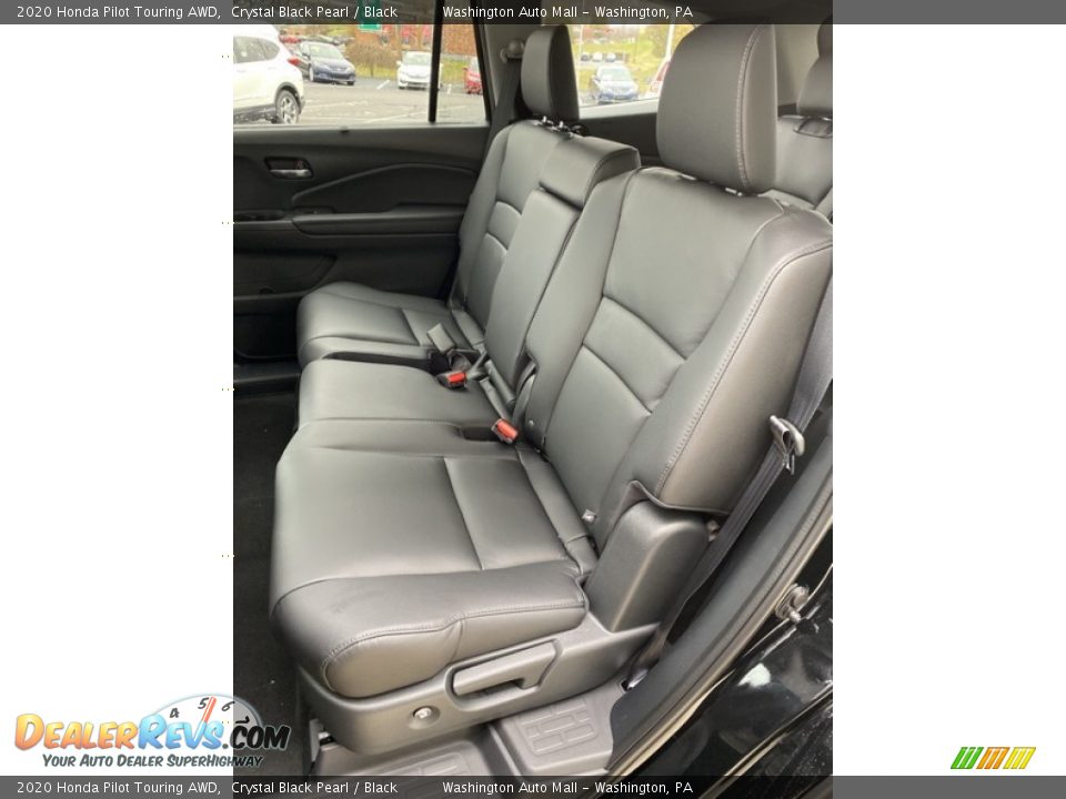 2020 Honda Pilot Touring AWD Crystal Black Pearl / Black Photo #18