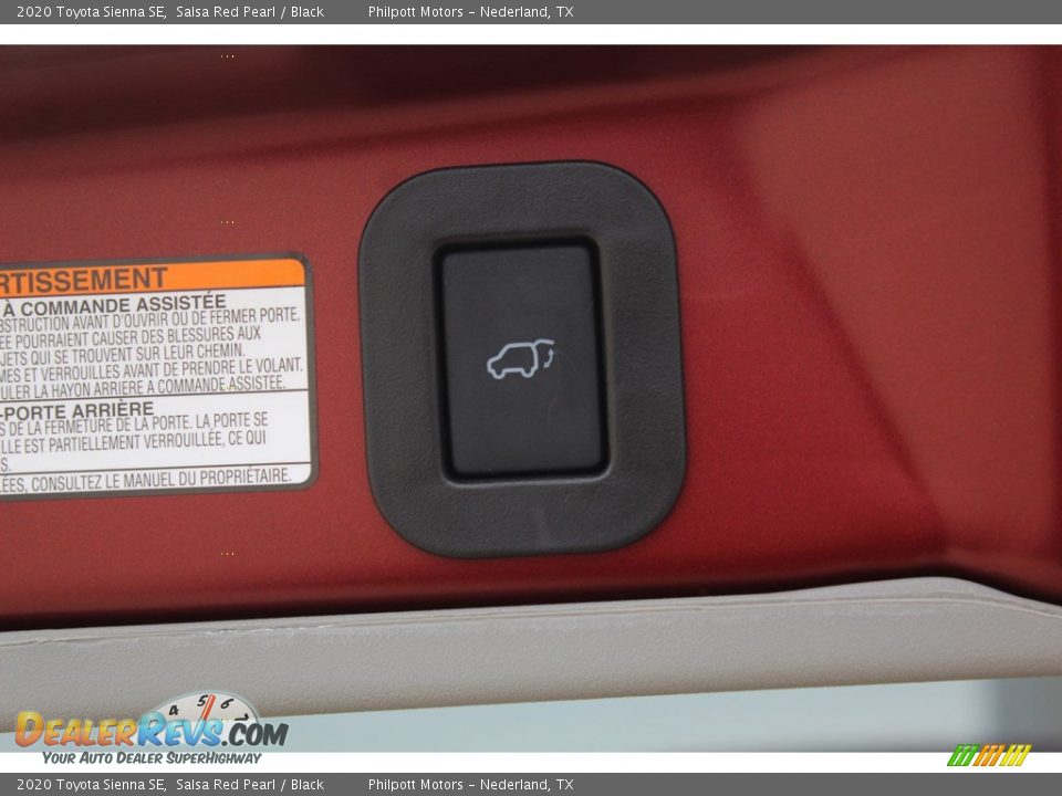 2020 Toyota Sienna SE Salsa Red Pearl / Black Photo #23