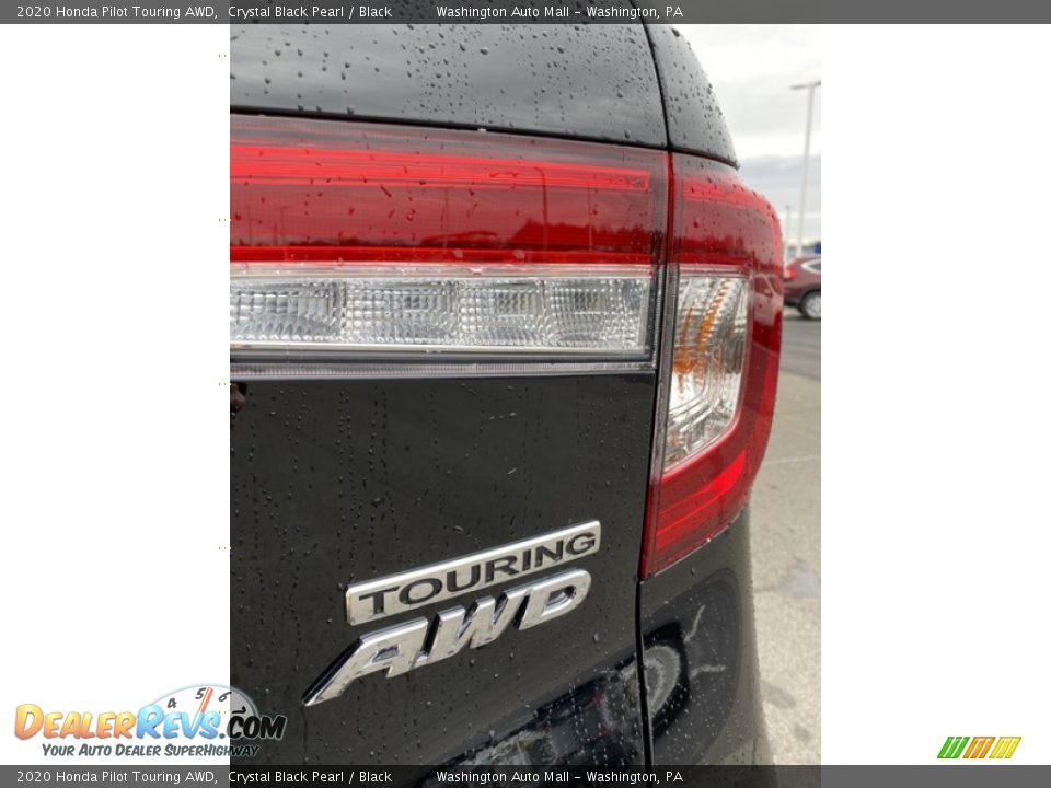2020 Honda Pilot Touring AWD Crystal Black Pearl / Black Photo #25